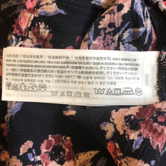 Hollister Navy Blue Handkerchief Floral Halter Blouse - Size Small - Picture 13 of 13